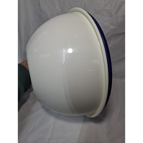 Vintage Tupperware 12 Cup White Thatsa Bowl #2677 with Blue Butterfly Lid 2515 - Picture 4 of 9